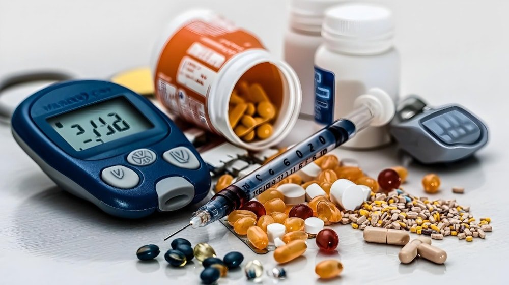illustration of a person holding a glucose meter and thinking about body weight changes